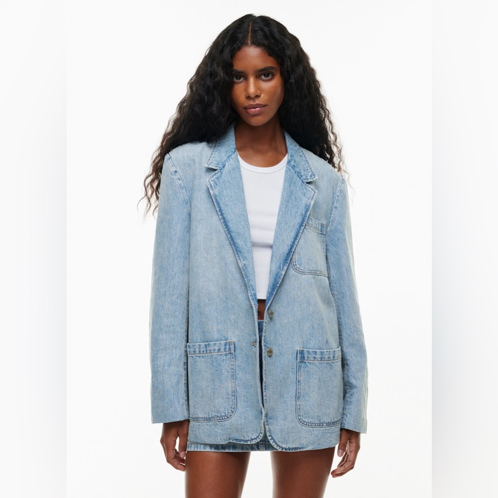 Aritzia Denim Forum The '90s Workwear Denim Jacket